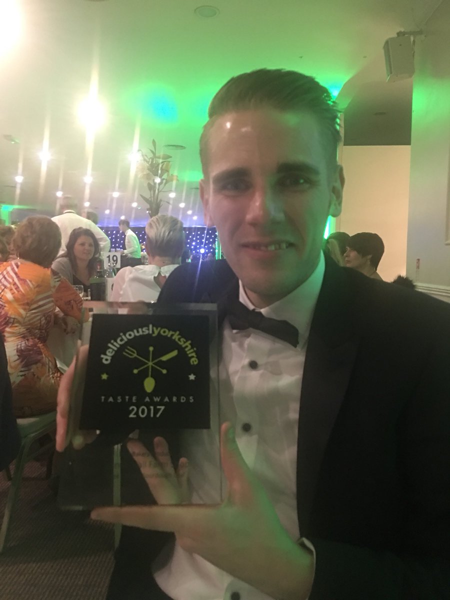 CannonHallFarm's tweet photo. Oh double wowsers! Three cheese sourdough takes best bakery product in Yorkshire! #deliciouslyyorkshire2017 https://t.co/Ckfd1m0Eog