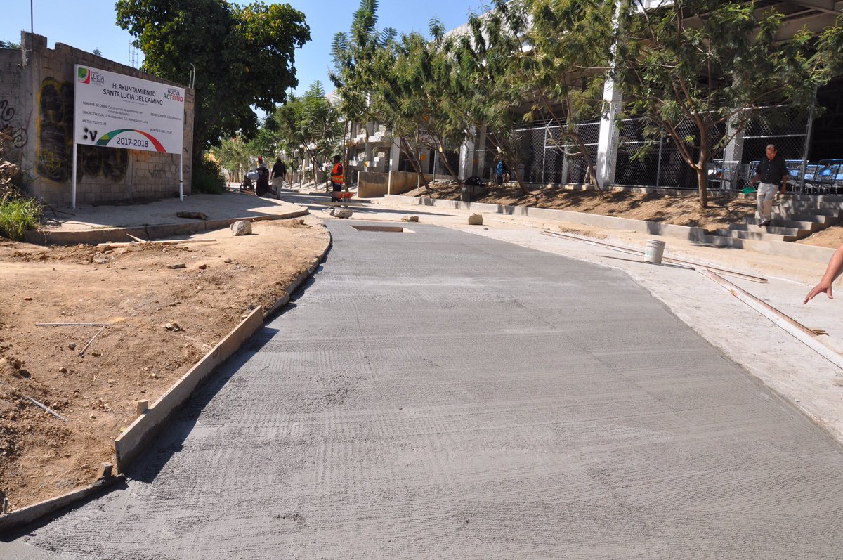 _RaulCruz_'s tweet photo. Obras de calidad que beneficiarán a más de 1200 vecinos con la pavimentación de concreto hidráulico en calle 13 de Diciembre. https://t.co/pB0itbVtzV