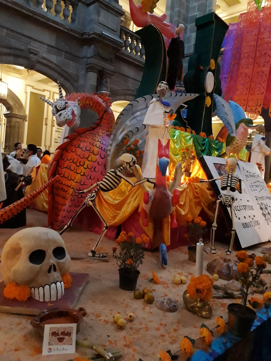 jruizhermoso's tweet photo. #DiaDeMuertos en Puebla es una gran tradición y momento de reflexión sobre lo que realmente importa. #FelizMiercoles #ElAlmaDeMexico https://t.co/bSEQURWkbH