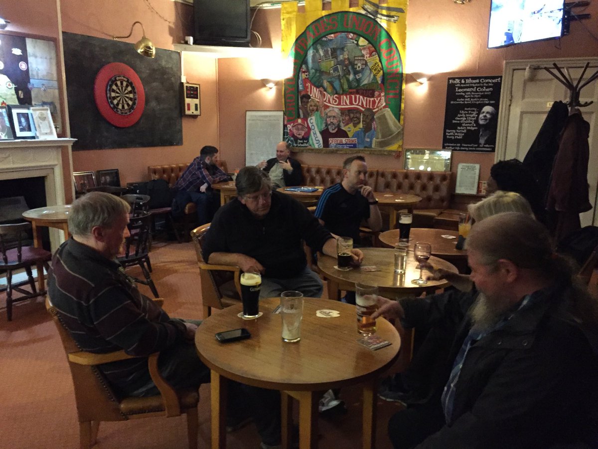 BrummieBenS's tweet photo. Croydon Trade Unionists and comrades drink a toast to memory of and swap stories of Cde Derek at Ruskin House TU Club. RIP #RedRobbo https://t.co/3A0IFWkqI8
