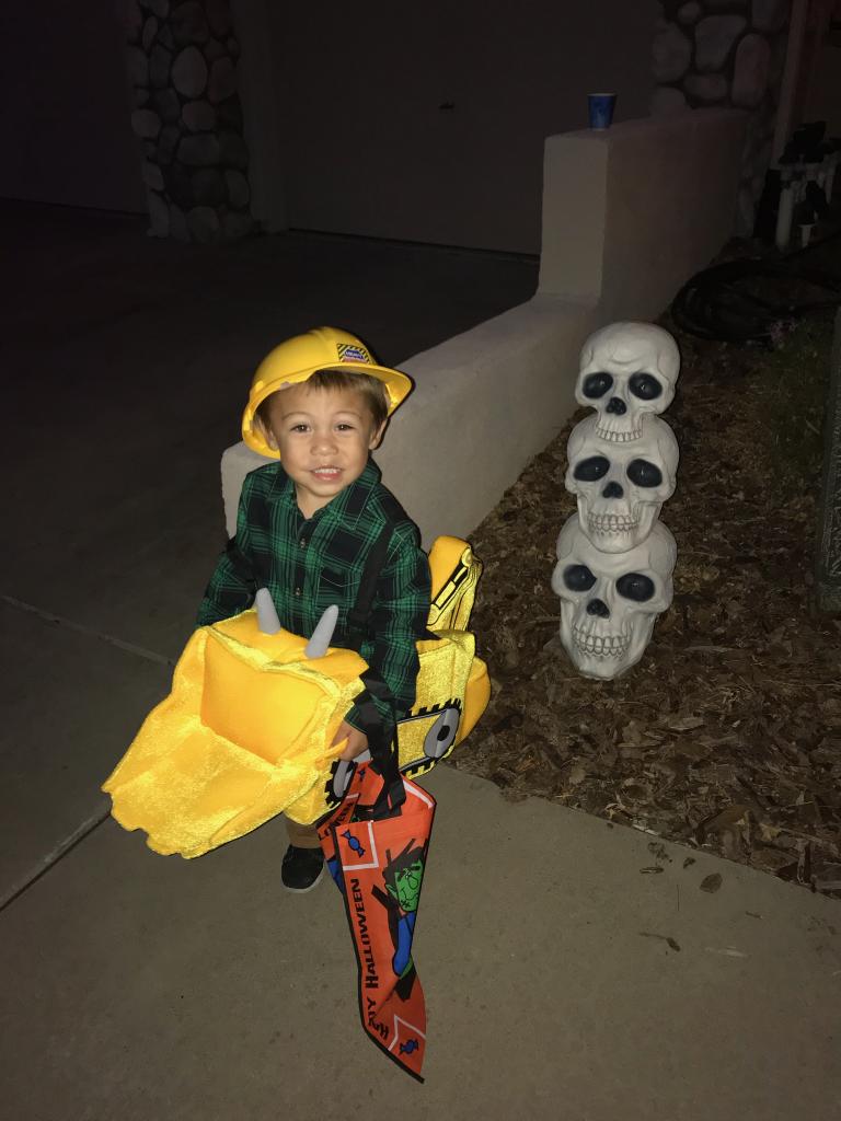CSLB's tweet photo. There were some cute construction Halloween costumes yesterday... We see a C-21 license in this little guy's future!
#FutureContractor https://t.co/PZvFSpPYCM