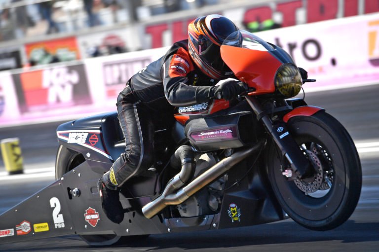 SouthernDevilHD's tweet photo. Harley-Davidson Street Rod takes Krawiec to seventh win of the season #SouthernDevilHD #HDForTheWin #NHRA
https://t.co/oZBpL0ICyN https://t.co/RNszFzjghy