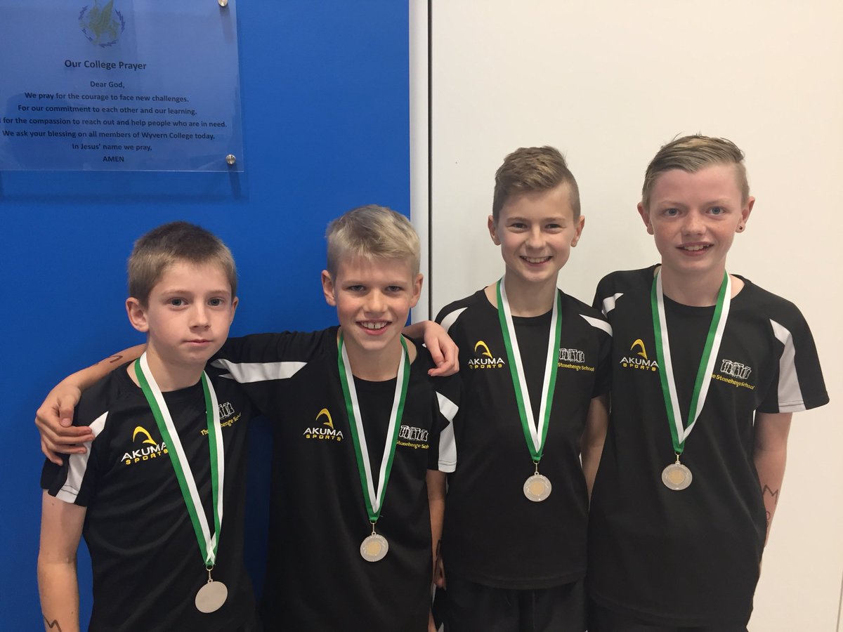 Stonehenge_PE's tweet photo. Congratulations to our x-country teams today. Silver for the minor boys and junior girls and bronze for the inter boys 🏃🏽🥈🥈🥉🏃🏼‍♀️ https://t.co/n0SNJD8OIp
