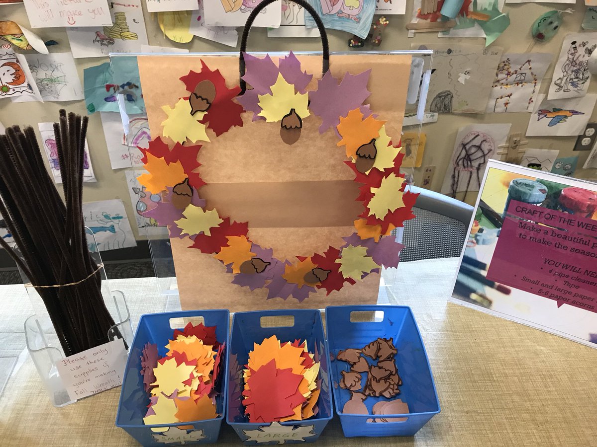 holdshelf's tweet photo. Too early for those green holiday wreaths? Let’s make these colorful fall wreaths instead!🍁 #craftoftheweek #aurorahillscrafts https://t.co/5YjkStpK48