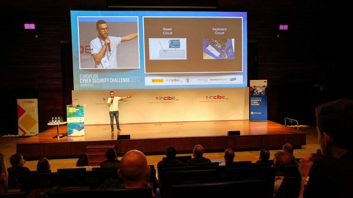 c00kiesATvenice's tweet photo. @simoneprimarosa on breaking digital locks for flags 🔓🚩 #ECSC17 @TheRomanXpl0it @towerofhanoi @CyberChallengIT https://t.co/XfGr3z2eSM