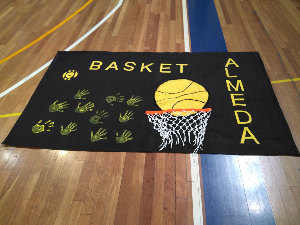 BasketAlmeda's tweet photo. I el guanyador del Concurs de pancartes ha sigut el #MF07. Gran feina de tots els equips participants. #PresentacioAlmeda https://t.co/AA10iQozUg