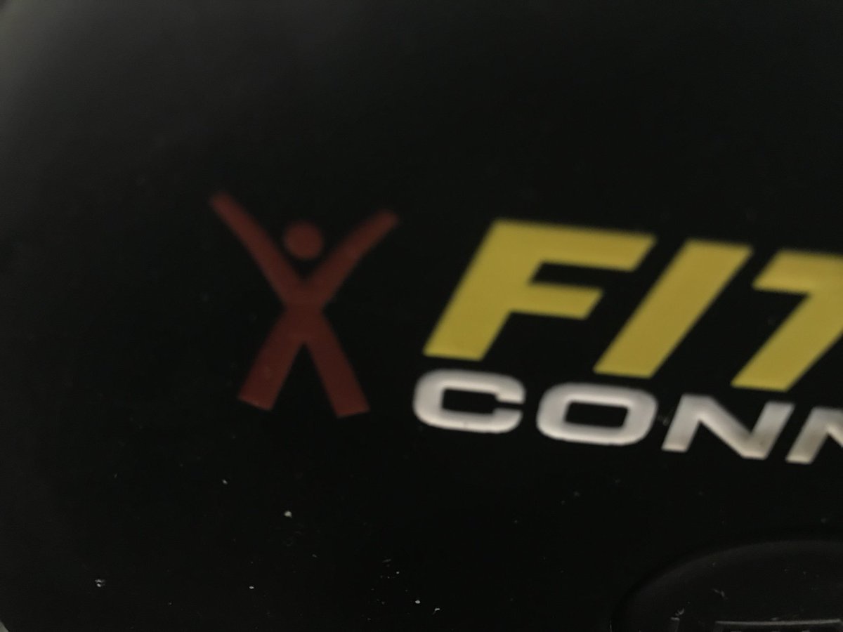 JFiMMJ's tweet photo. When you realize your gym’s logo is essentially the same as House Bolton.. #FlayedMan #GoT https://t.co/WqghqMMbYx