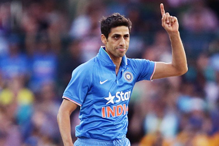 AjanjP's tweet photo. #AshishNehra #virendarsahwag #ViratKohliभारतीय क्रिकेट का एक और युग समाप्त आशीष नेहरा जी
आप हमेशा दिलो के मैदान  खेलते रहेगें। I mis you https://t.co/y5ZNTdX2qe
