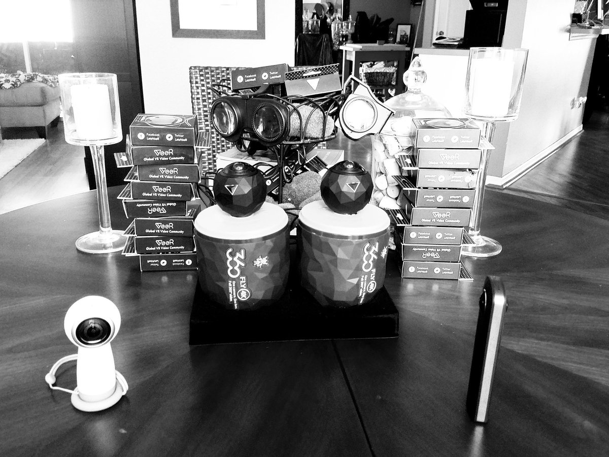 WeirdWeirdMo's tweet photo. Big shout out to @letsveer  and @360fly for all of the support from the development team / customer service #veertv #360fly4k  #diamonddirk https://t.co/sRycF5UbMu