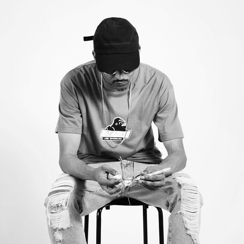 elprezdeLA's tweet photo. Plotting my next... Shot by @slaucienega
#elprez
#elprezofLA
#labtrappincalifornia on @spotify @tidal @applemusic… https://t.co/zNM1CzGyDq https://t.co/P9IZdzZPCA