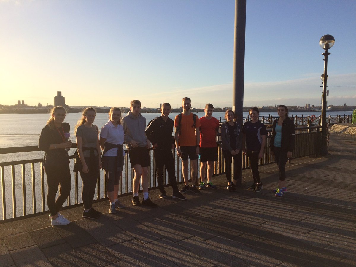 LjmuRunning's tweet photo. Our good looking runners out today! Steady run followed by some speed work! 

Well done everyone 🏃🏻🏃🏼‍♀️#running #liverpool @liverpoolsu https://t.co/DvcM6SzQy3