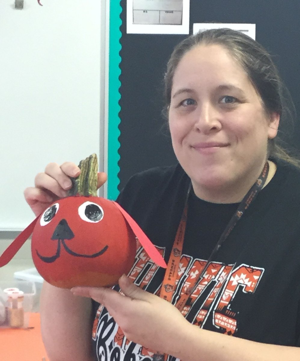 TravisMSBobcats's tweet photo. @IISDFoundation - The creative Bobcat team has a few of our other favorite book characters in pumpkin! #ISFReads https://t.co/LYYMoeTOF1