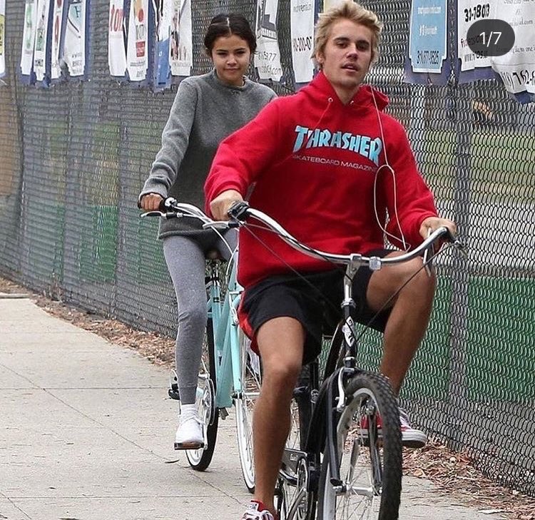 Alright that doesn't look like a normal friendship anymore ... hopefully she won't just use him to make Abel envy ...