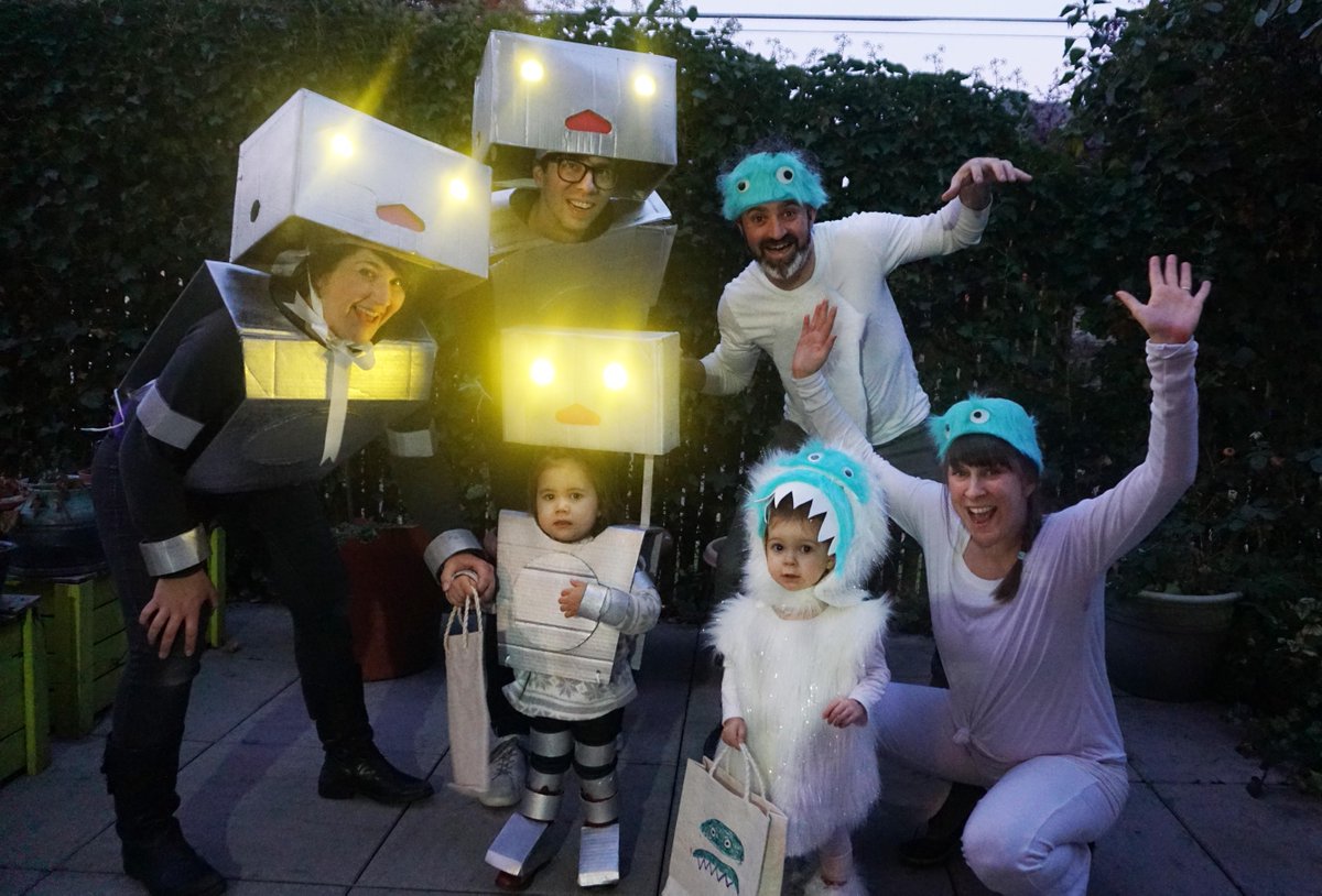 getblankspace's tweet photo. Happy Halloween!! #robots #monsters #familycostume https://t.co/DJKZSaABIe