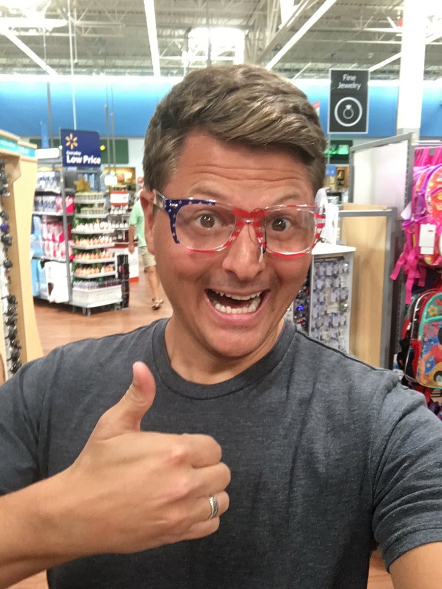 MattBarbourTV's tweet photo. I'm thinking for next year's #4thofJuly boat parade?? #AdventuresInWalmart https://t.co/eNlIGx8086