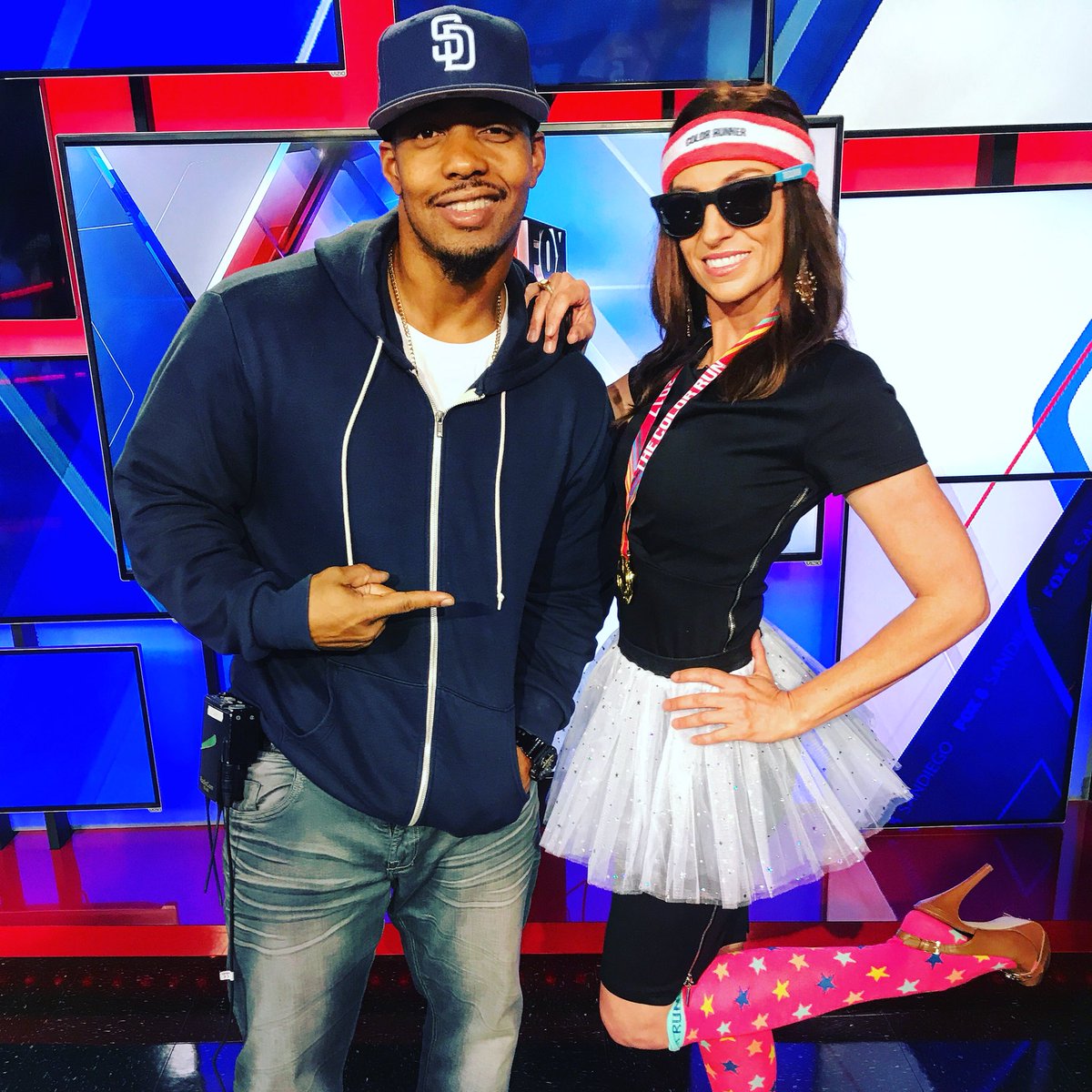 Iamdjjflex's tweet photo. Commercial breaks with @ChrissyFOX5 #colorrun2017 https://t.co/tEt7mUQAwi
