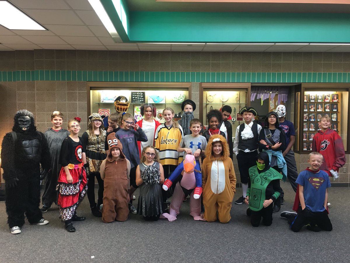 ISD719Wave's tweet photo. Some of our costume contest entries from our Halloween party yesterday at #isd719wave ! 😊🎃 https://t.co/UhLFjwsENS