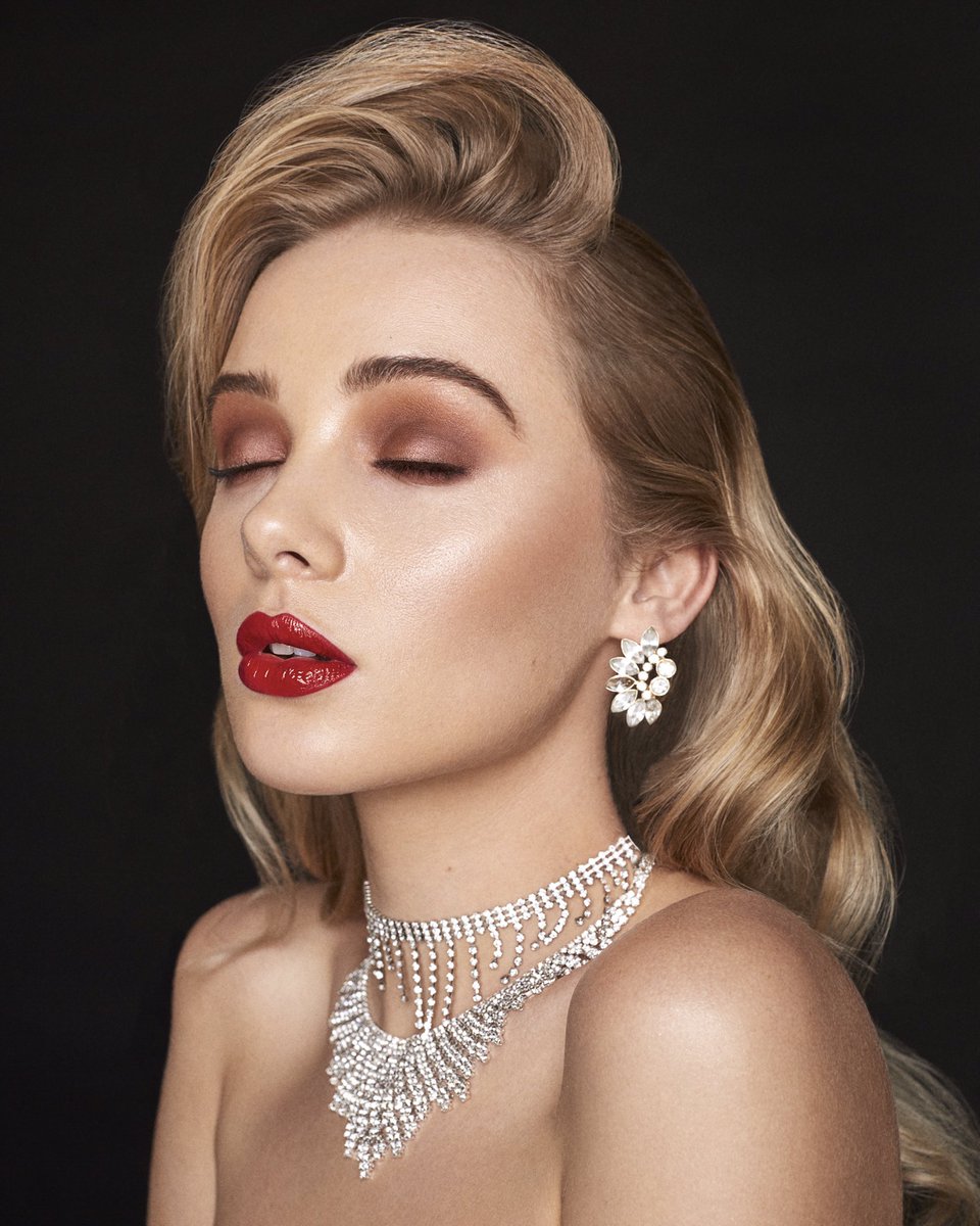 #girlswhobrunch 📷 <a href="/Broony/">Sarah Brown</a> featuring Hammi at <a href="/PRM_Agency/">PRM Agency London</a> in @NewLookFashion #jewelry <a href="/CTilburyMakeup/">Charlotte Tilbury Beauty</a> #eyeshadow &amp; <a href="/NARSCosmetics/">NARSCosmetics</a> #lipstick #makeup by <a href="/katiebishopmua/">Katie Bishop</a> #hair by <a href="/milopaw/">Milopaw</a> jutefashionmagazine.com