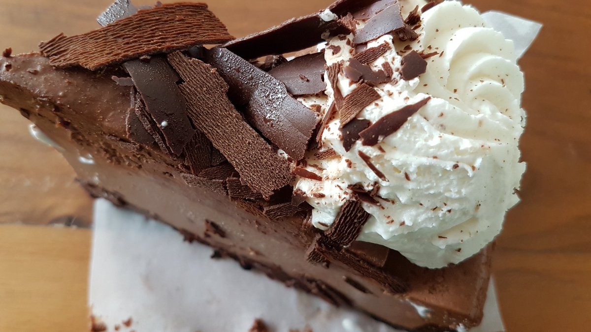 marianagus's tweet photo. Nos mandaron un delicioso pastel @CheesecakeFMX a @TimeOutMexico 😍 #CheesecakeWeek https://t.co/XkT2snYFfu