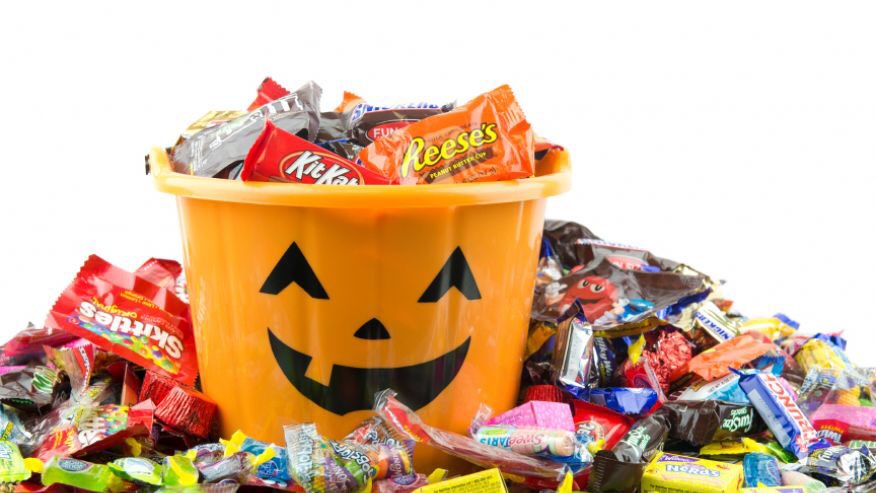 HMSPeakers's tweet photo. Too much candy? Send it overseas for our deployed troops to enjoy. Visit @CandyBuyBack for drop off locations: https://t.co/Q7itnOor1A https://t.co/gOrHoykMOz