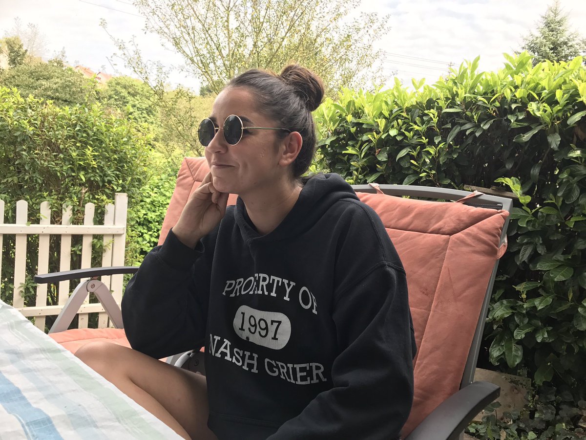 jaogameboy's tweet photo. @Nashgrier baby, when will that sweatshirt go back to your store #NashMerch? I really need to buy it. it's better ever, please boy! https://t.co/fY3SIVpo9T