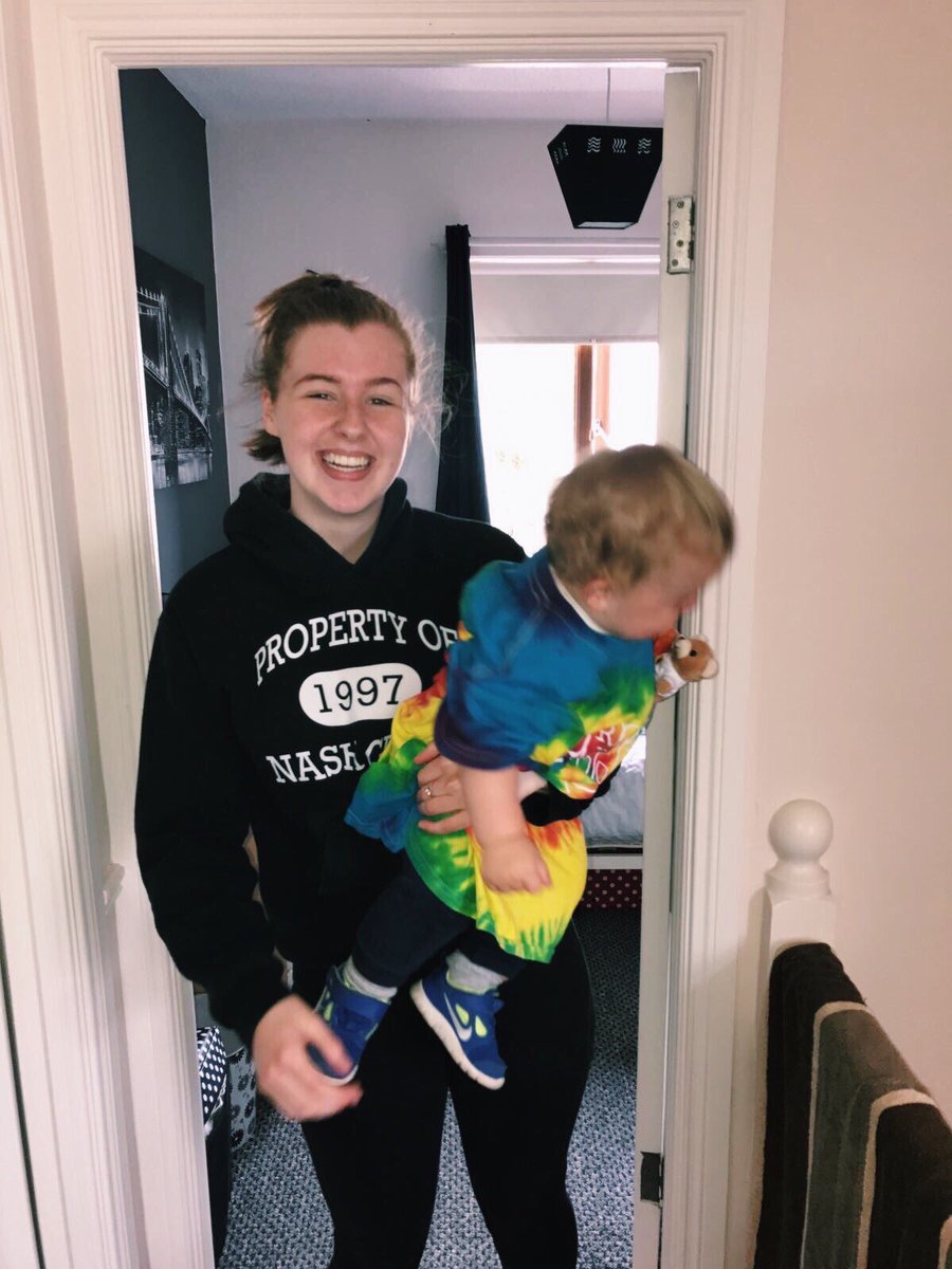 jaogameboy's tweet photo. @Nashgrier baby, when will that sweatshirt go back to your store #NashMerch? I really need to buy it. it's better ever, please boy! https://t.co/fY3SIVpo9T