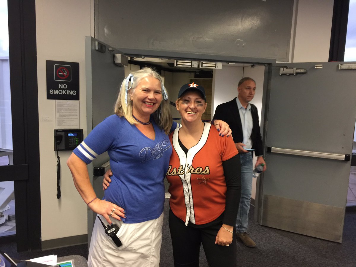 teamdiaziah's tweet photo. Halloween fun in IAH!! https://t.co/LJ4aAfi1gJ