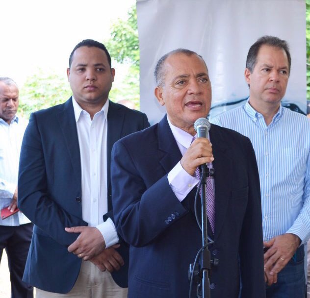 JPaulinoL's tweet photo. Sectores beneficiados con el tanque:Arroyo Hondo Abajo,  Arroyo Hondo Arriba, Jardines del Yaque, Yapur Dumit, Marilopez #CoraasanTrabajando https://t.co/DN0R6v6HNB