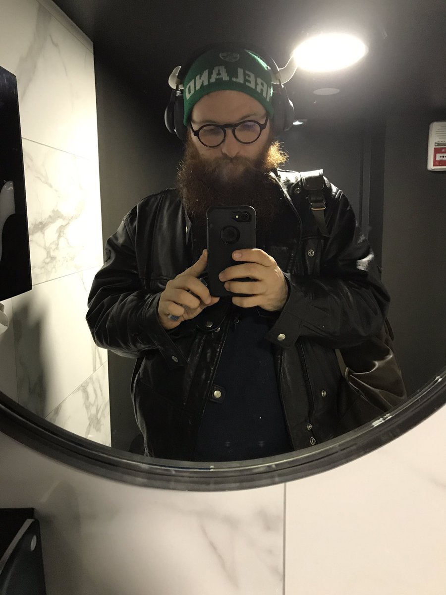 SubCubby92's tweet photo. Boy drag tonight. This is before I start my work out. #leathercub #leather #gaybeard #beardforbeard #gymselfies #leatherlover https://t.co/qap069yXKy