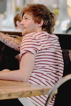 harrybanano's tweet photo. No hay nada mas doloroso que ver este tipo de comparaciones.😣😩
#LouisTomlinson https://t.co/vzh3XxoBxW