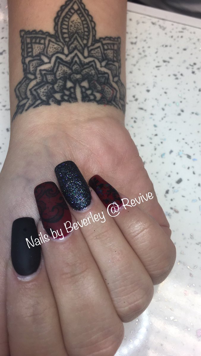 Revivemesalon's tweet photo. 💅🏼💅🏼💅🏼💅🏼 https://t.co/QnHvBtVL9R