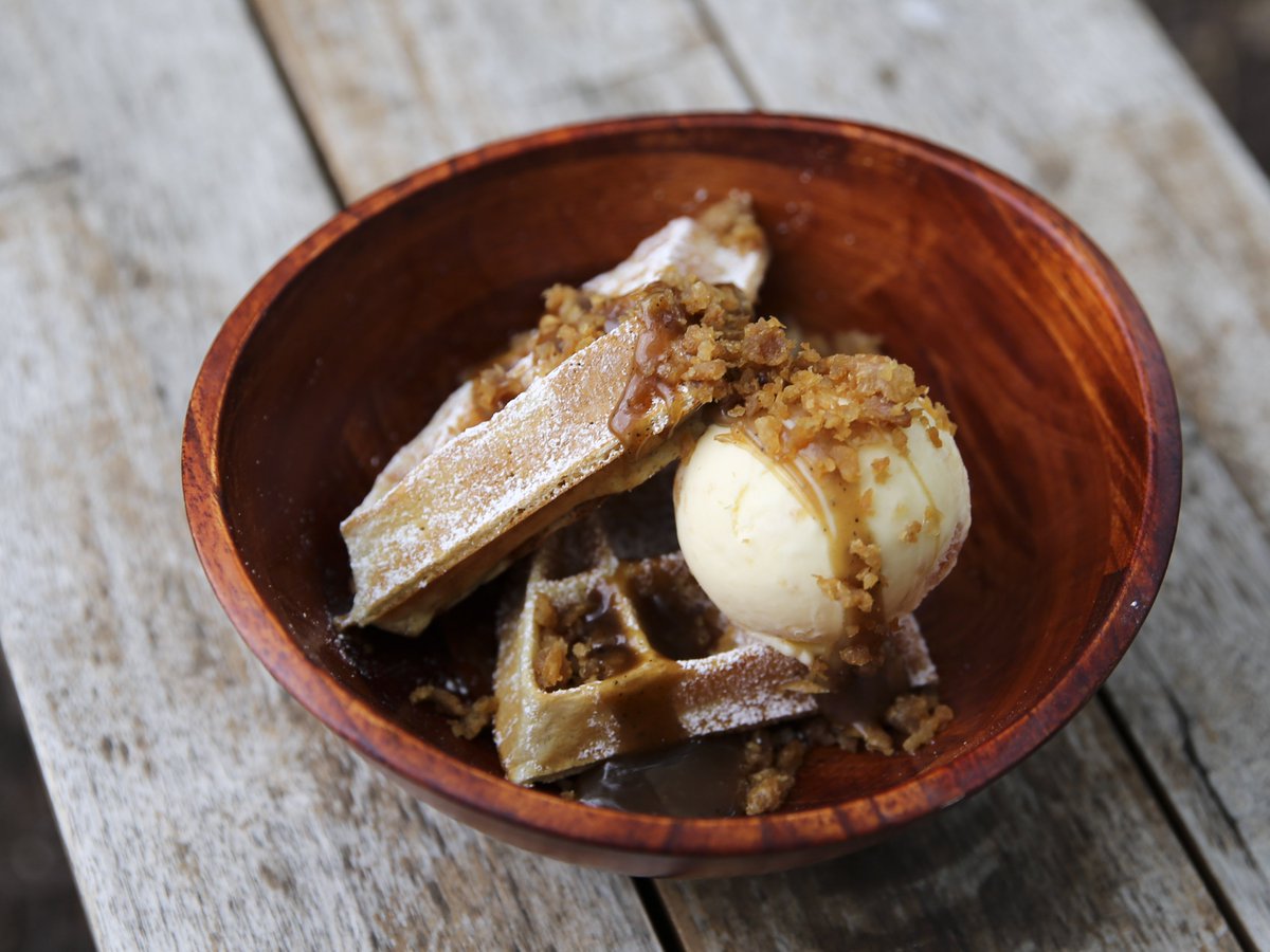 oddfellowsNYC's tweet photo. OddFellows x SWEET CHICK Waffle Sundae. Available daily in both shops while supplies last! SWEET CHICK waffles + buttermilk ice cream &amp; more https://t.co/xq22ebkyqN