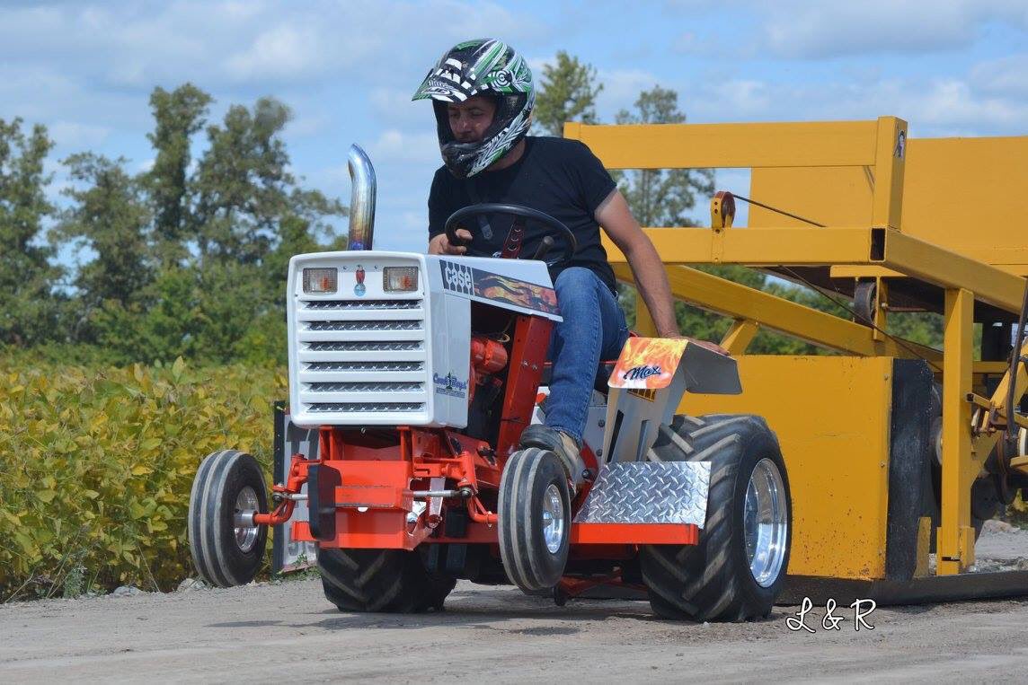 BonneauRichard's tweet photo. Essex Kent garden tractor pullers #fullpull17 https://t.co/vs39I5QFEe