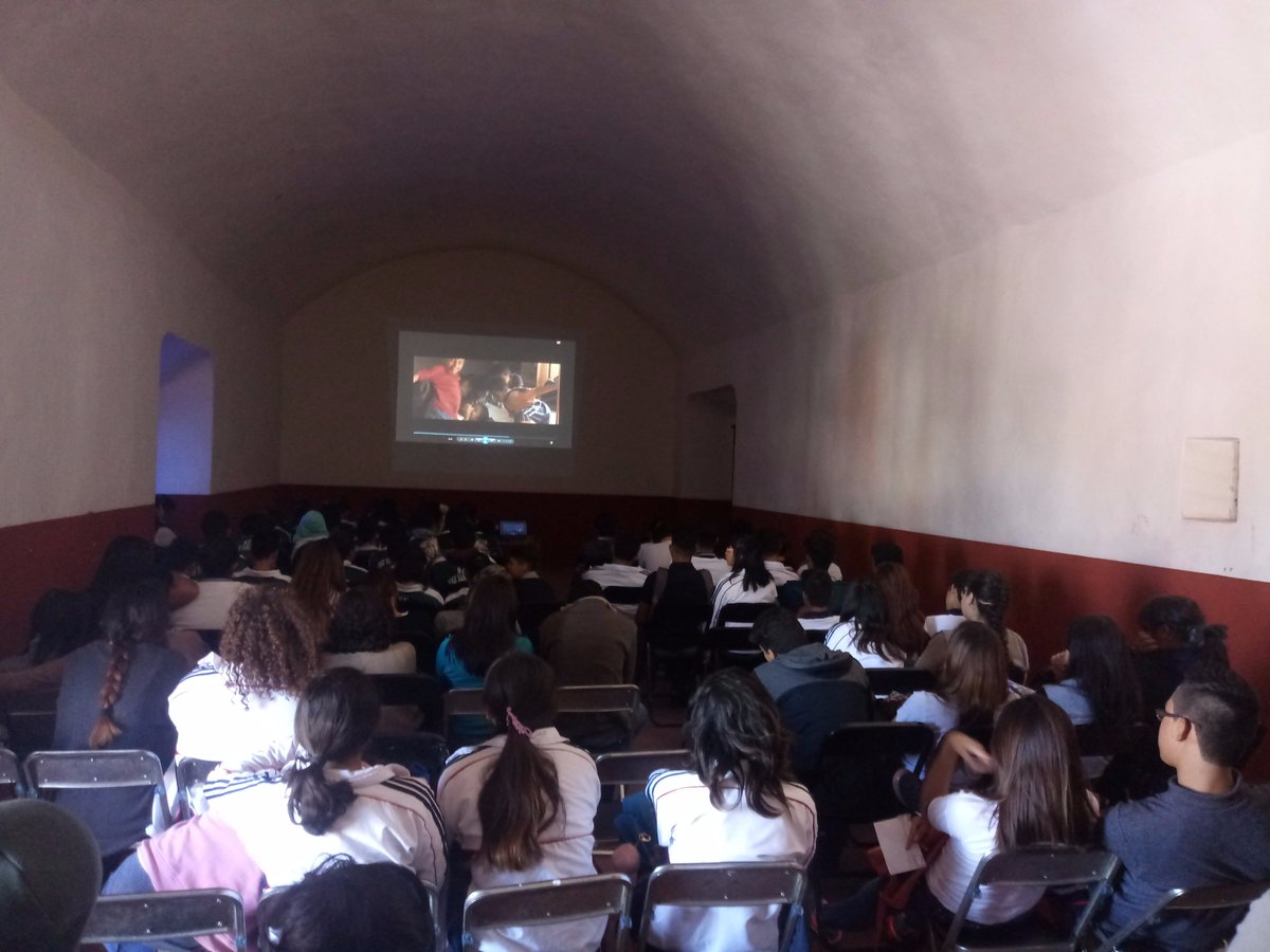 JuventudSalam's tweet photo. El pasado Martes 17 de Octubre del año en curso, llevamos a cabo el tercer Cortometraje titulado: Los Niños Triquis, dentro del Festival “Doctubre 2017”, haciendo proyecciones simultáneas debido a que superamos el número de asistentes. https://t.co/kMmkope6zR