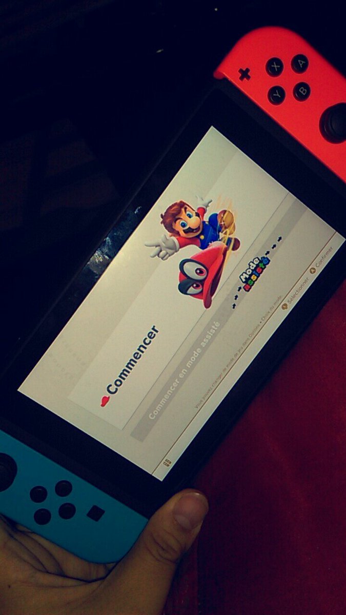Mey_Advice's tweet photo. Quand t'es une mère indigne qui vole la console de son fils #AucuneRace https://t.co/3H2PhgNFFC