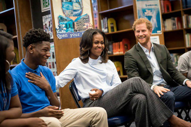 Chicagoist (@chicagoist) on Twitter photo Michelle Obama & Prince Harry Surprise-Visited South Side High Schoolers Ahead Of Global Summit
 chicagoist.com/2017/11/01/mic… Michelle Obama & Prince Harry Surprise-Visited South Side High Schoolers Ahead Of Global Summit
 chicagoist.com/2017/11/01/mic…