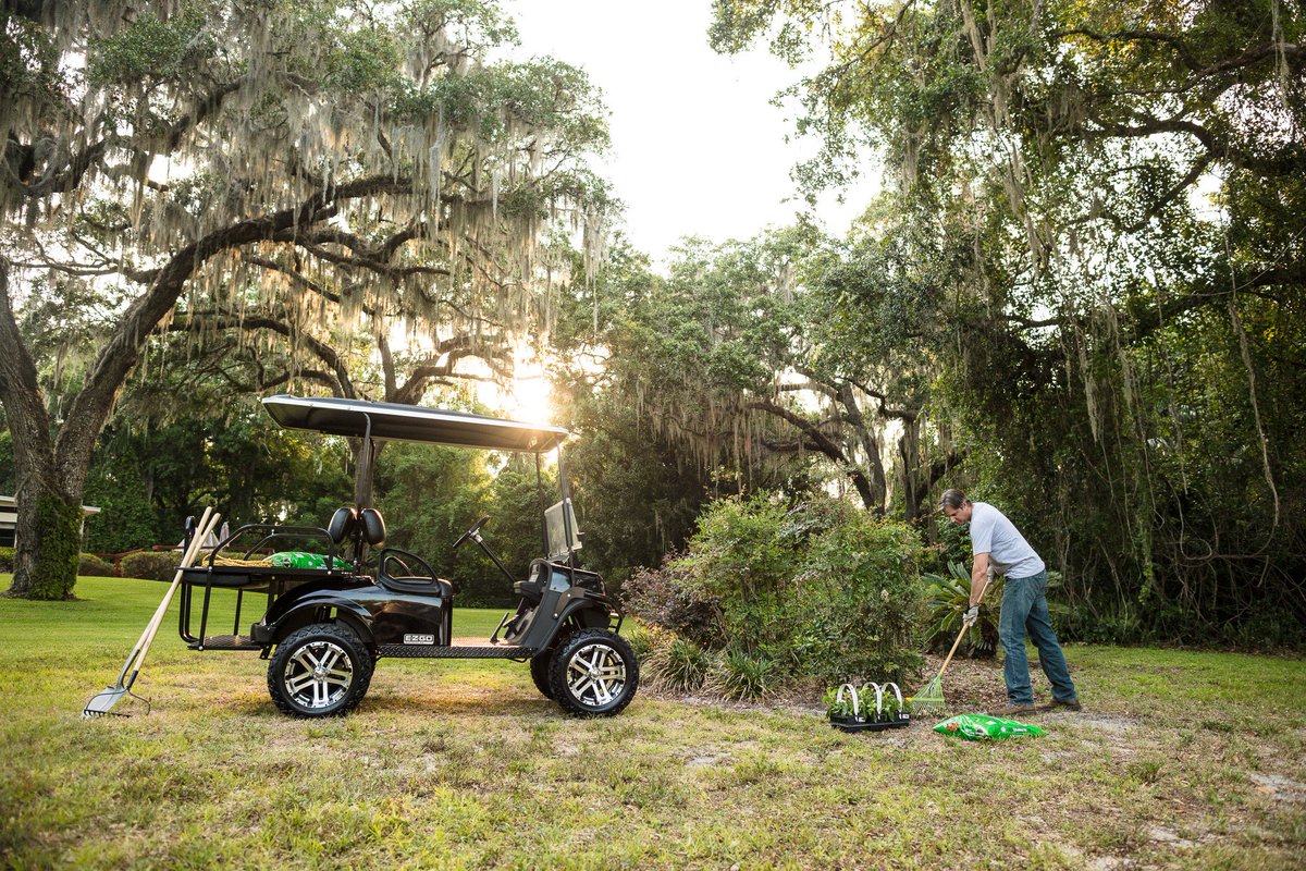 EZGOvehicles's tweet photo. Prepare your yard for winter and let the #EZGO #ExpressS4 carry the workload for you. #EnhanceYourLifestyle https://t.co/NEWcjgfKau