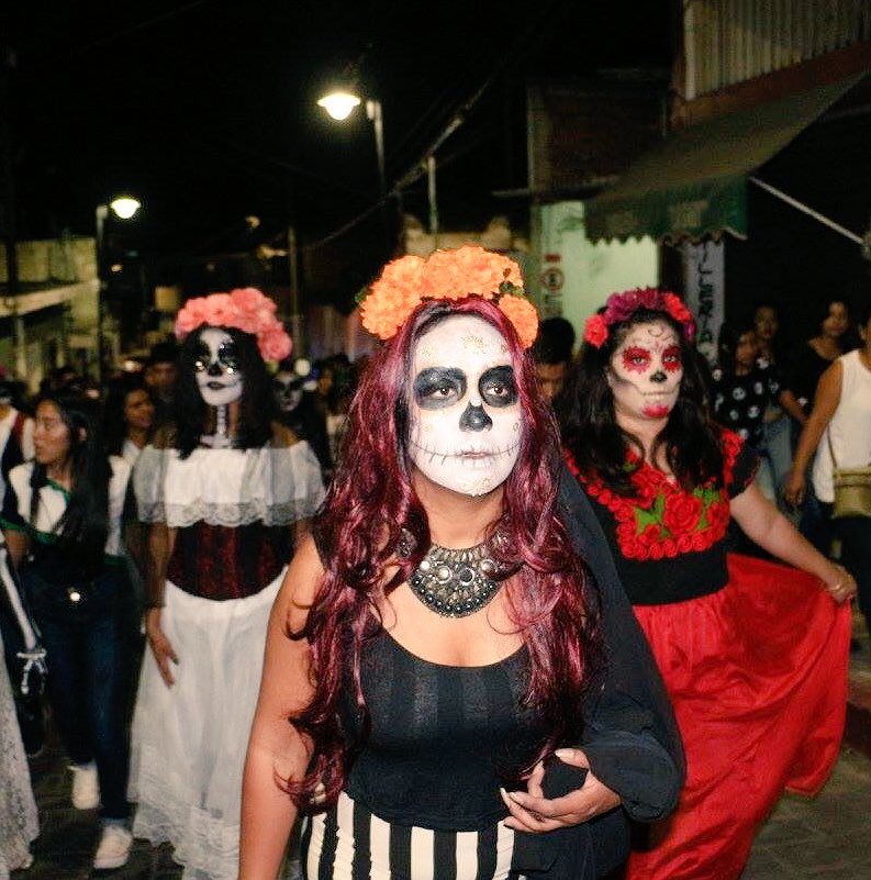 ZapataGob's tweet photo. Cientos de familias se dieron cita en nuestro #DíaDeMuertos en #EmilianoZapata #VivanNuestrasTradiciones https://t.co/OaTw6VBpFO