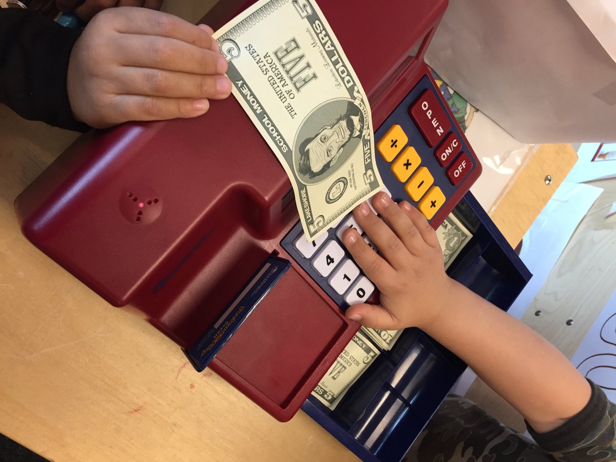 unityheadstart's tweet image. Our friends talk about Going to Walmart / McDonald's one of our friends moms work there too! We made our dramatic play Walmart #scpsi