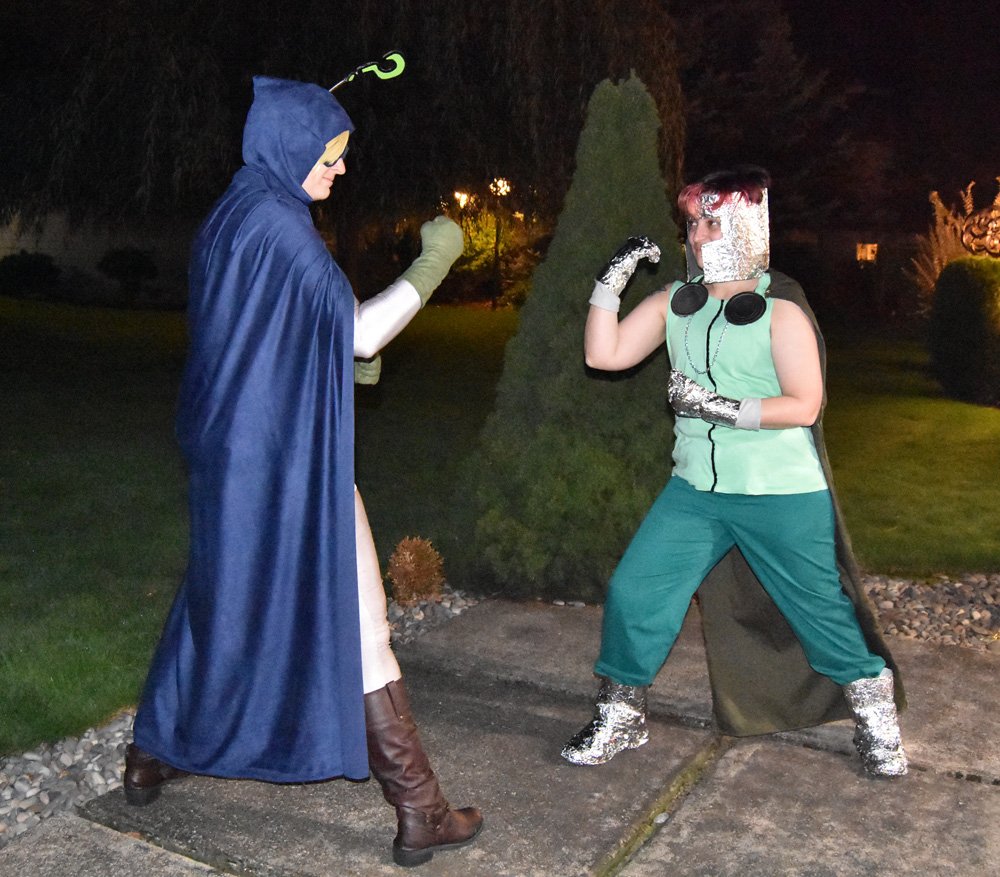 RWallaceArt's tweet photo. Got my ass kicked by Mysterion (@pedestrianwolf) last night! #southpark #fracturedbutwhole #halloween #buttlord https://t.co/GDJSgsgLzA