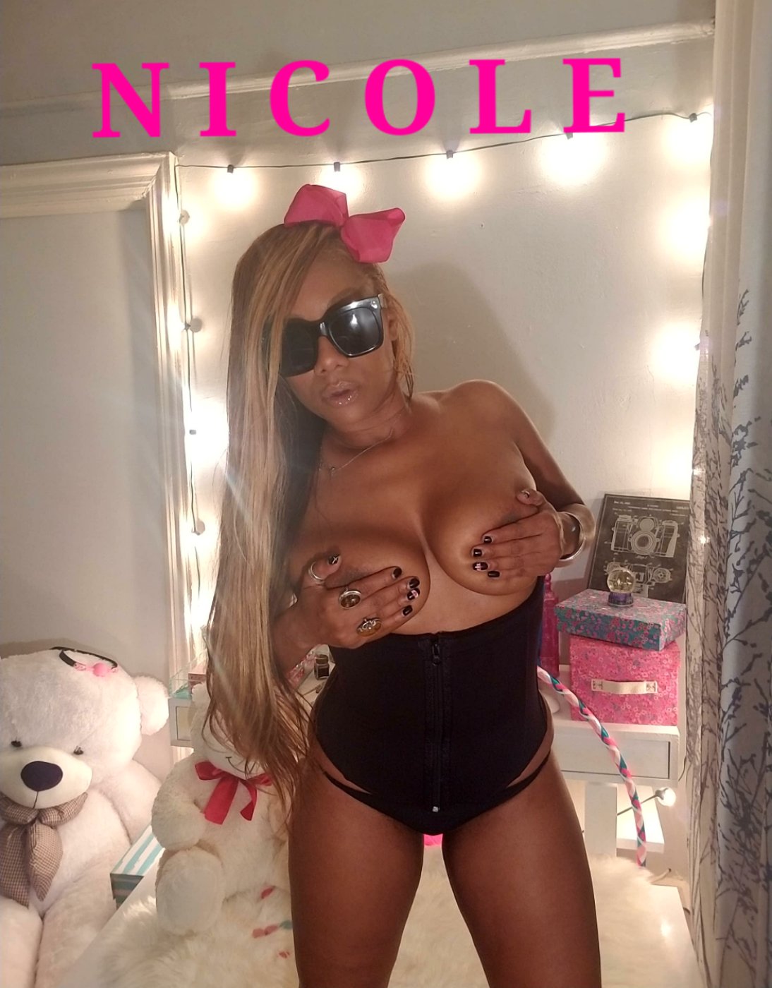 Nikki Nicole - Nikkiwants2 OnlyFans Leaked