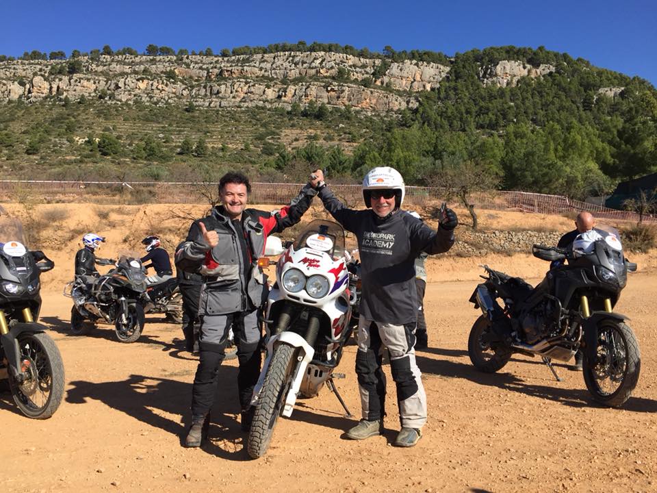 TwinTrips_'s tweet photo. Magnifico curso de MaxiTrail en @enduroparkspain con #RocLloret preparando la proxima edicion de @ArticPirineos Muchas gracias a todos :-) https://t.co/qMrUsOkyqC