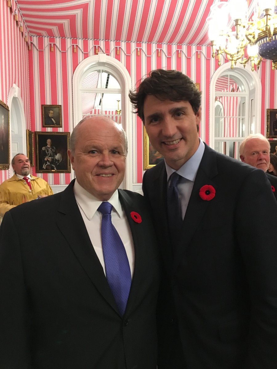 WavefrontCanada's tweet photo. Jim (@Wavefront_guy) met a friendly face this week while attending a state dinner to honour the President of Colombia! (@JustinTrudeau) https://t.co/g6ZOJoDoXl