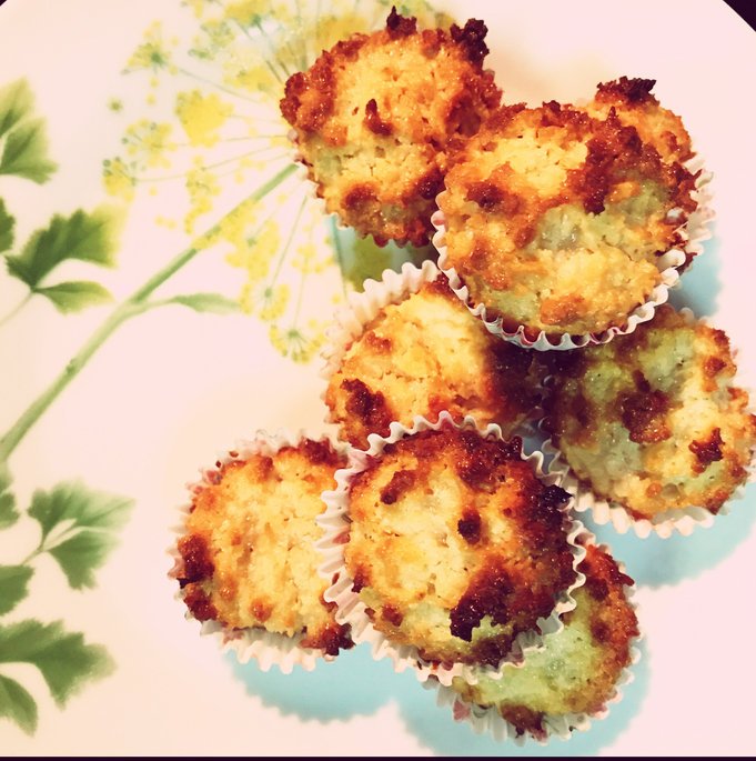 geanpotchi's tweet photo. Coconut macaroons!! My only go to recipe for a quick and easy dessert! #coconutmacaroons #influenstereats #yummy #influenster #dessert https://t.co/mHMPucK6mB