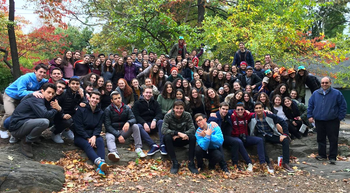 SARHighSchool's tweet photo. #SARHS Seniors take their annual "surprise" trip to the Bronx Zoo this morning to recalibrate, reenergize!
#classof2018 #sarstyle https://t.co/n3RKtHetvB
