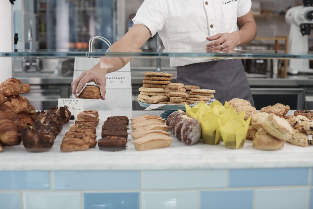 EaterDallas's tweet photo. Commissary brings swanky grab &amp; go options to Downtown Dallas https://t.co/zczx1PQenS https://t.co/BlgruLfWeG