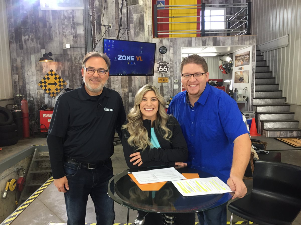 quebecyachting's tweet photo. Journée de tournage pour l'émission #ZoneVL! De gauche à droite : Jean Gherlenda, @CynthiaGauthier et Frédéric Morin. #bateau #nautisme https://t.co/vlHPtk2ygw