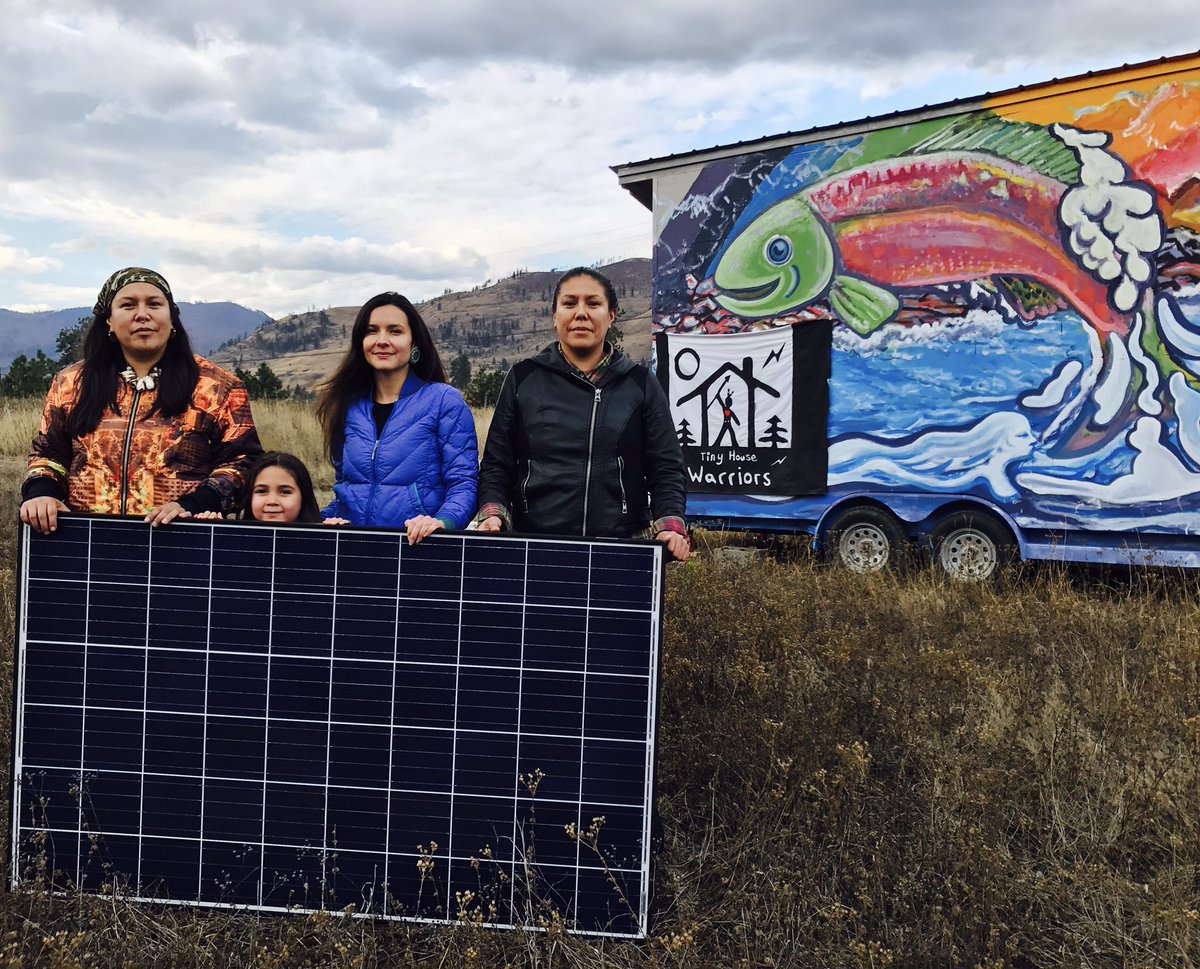 Melina_MLM's tweet photo. I'm here today to solarize the Tiny House Warriors in the path of the Kinder Morgan pipeline #StopKM #climate #solar https://t.co/4GxM7srjCx
