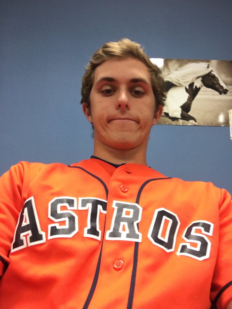 kam_peterson9's tweet photo. happy birthday @Hudson_Pullin11 #senditbro https://t.co/VhYNs4E6Gt
