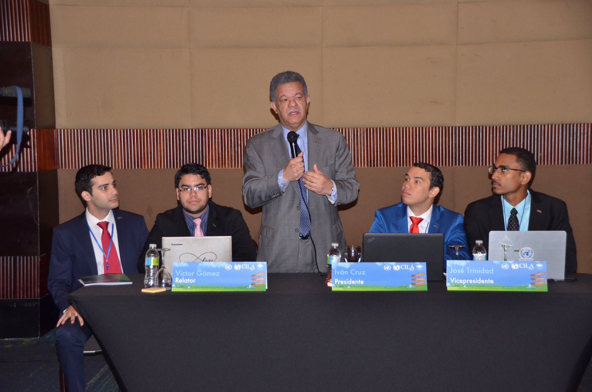 LeonelFernandez's tweet photo. Participando en el simulacro de @ONU_es #CILA2017, programa que representa una gran oportunidad de aprendizaje para los jóvenes concurrentes https://t.co/eC2qd5dxgy